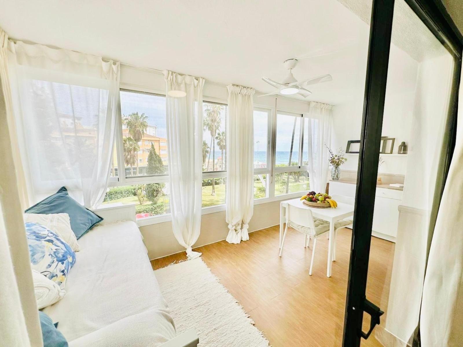 Estudio Pepa Luna Algarrobo Beach มาลากา ภายนอก รูปภาพ