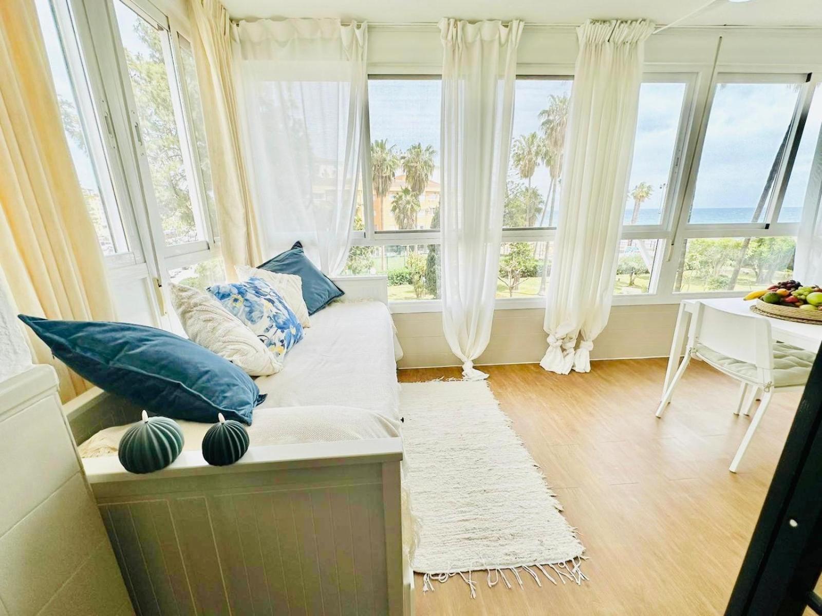 Estudio Pepa Luna Algarrobo Beach มาลากา ภายนอก รูปภาพ